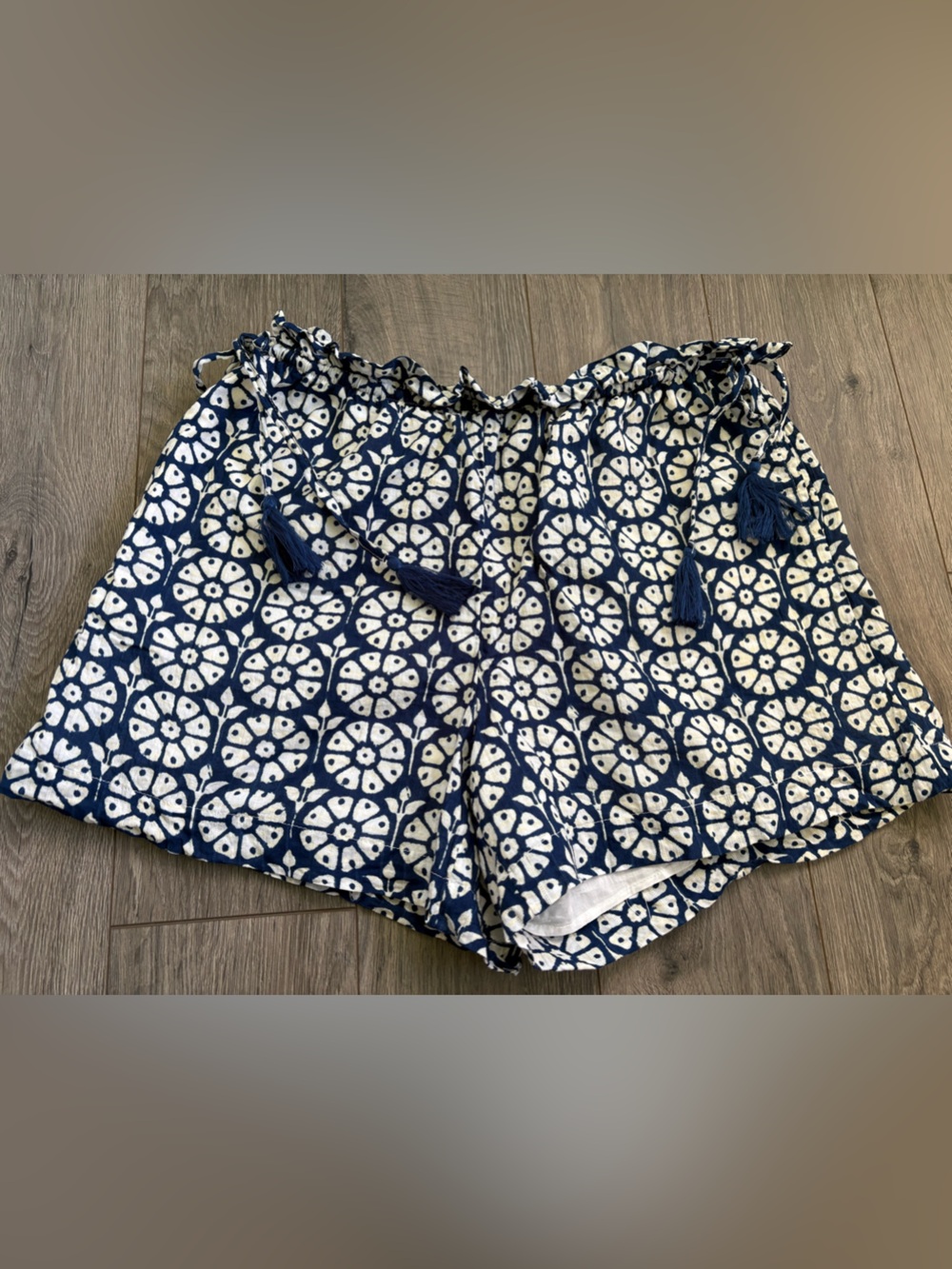 Roller Rabbit Navy & White High-Waist Tie-Front Shorts